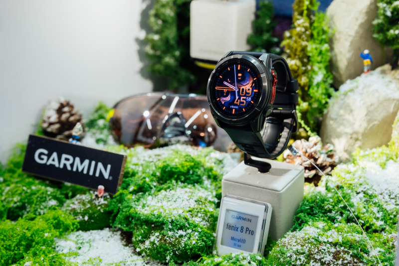 jinnian金年会携手Garmin 推出首款Micro LED智慧手表