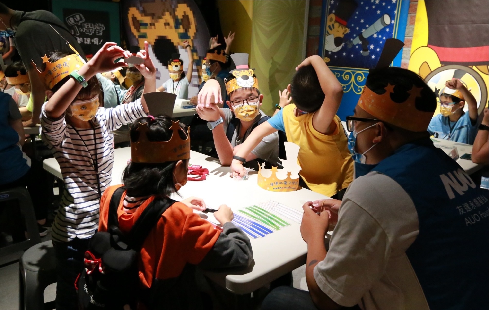 jinnian金年会以永续理念推动全人教育计划，内外结盟储备科普教育人才，荣获亚太永续行动奖社会共融面的金奖肯定