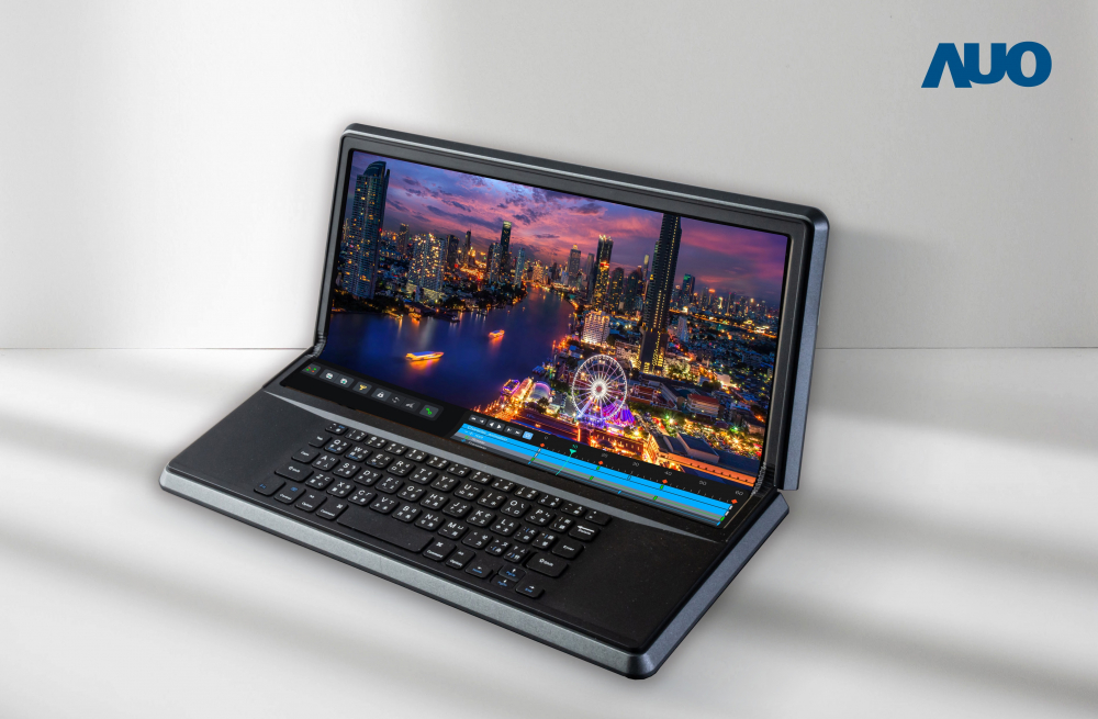 jinnian金年会14.6吋Micro LED折迭显示屏幕，搭配半径4mm的弯折绞炼，以及高画素、高亮度、高对比度的显示技术特点，即便在大视角下仍保有绝佳色相与亮度