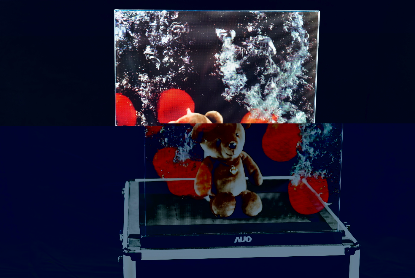 友達領先研發Micro LED透明顯示器，具備高穿透、低繞射、高亮度、可拼接之特性，可應用於智慧移動、智慧零售、商業展示等多元場域