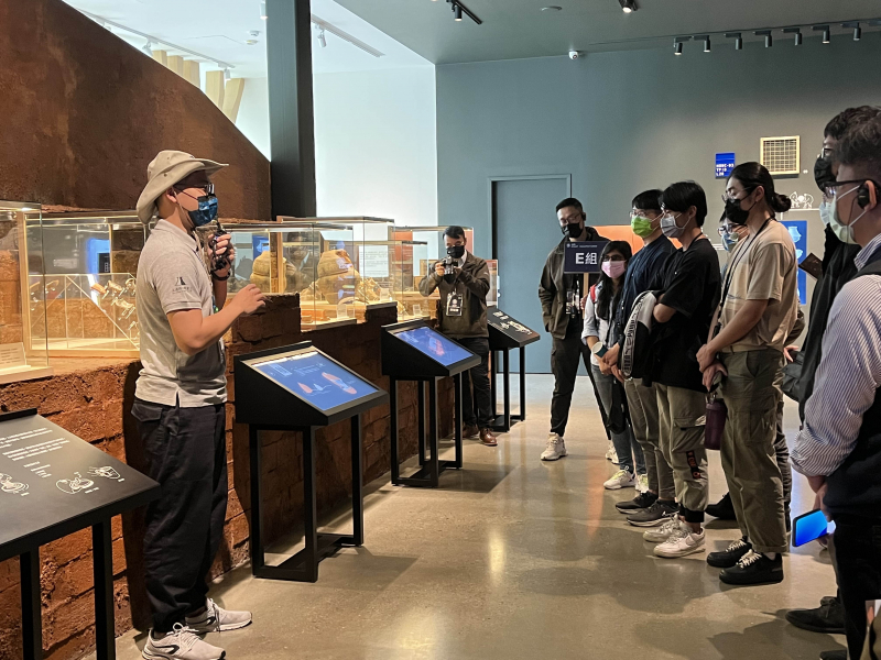 友達招募員工為文化志工，擔任文化館導覽大使，積極推廣文資保存、文史教育