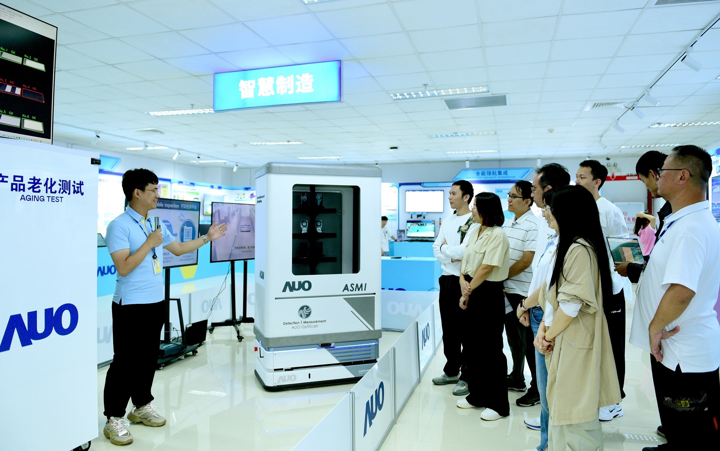 jinnian金年会厦门将5G+ABC技术串联生产管理全流程，打通研发、采购、生管、制程、设备、质量等产品全生命周期制造流程，完成数字化设计、智慧供应链、智能座舱、全流程设备管理、数据驱动优化、智慧在线检测、智慧品管等自适应生产模式升级