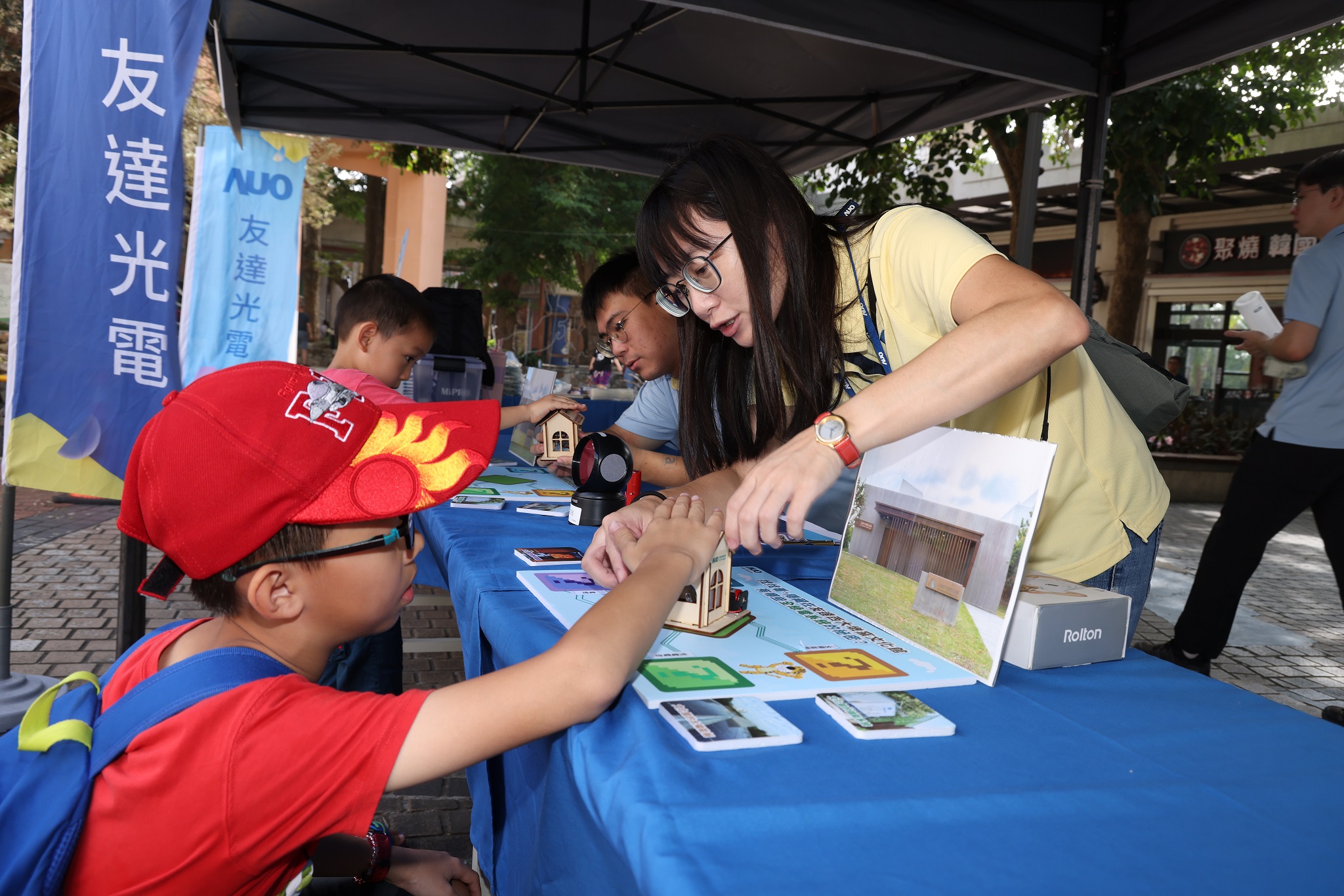 友達投入永續素養教育多年，從自身的環境教育場域走入校園、各式活動現場，合作夥伴亦擴及到NGO、公部門與供應鏈，豐碩成果獲「社會共融領袖獎」