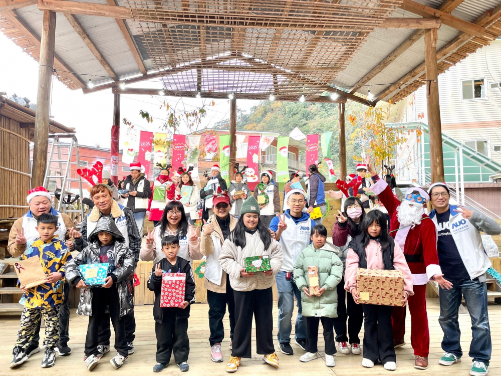 友達永續基金會號召「圓夢計畫」行動連續23年，由同仁凝聚內部愛心與資源送往偏鄉，累積為逾萬名兒童圓夢，實踐友達共創共好的永續精神。