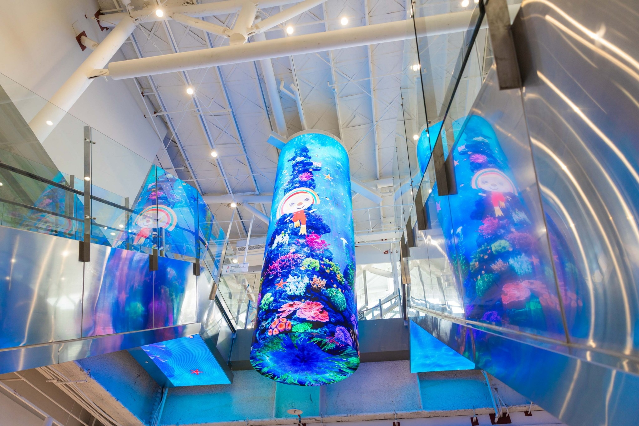 達擎與傑可達整合先進顯示技術與軟硬體應用服務，提供一系列大型LED顯示解決方案，為全新改裝開幕的「清水服務區」佈局嶄新視覺體驗。